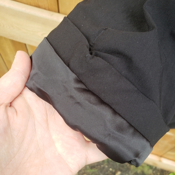 Torrid Size 2 Fitted Stretchy Blazer with 3/4 Sleeves - Picture 4 of 6